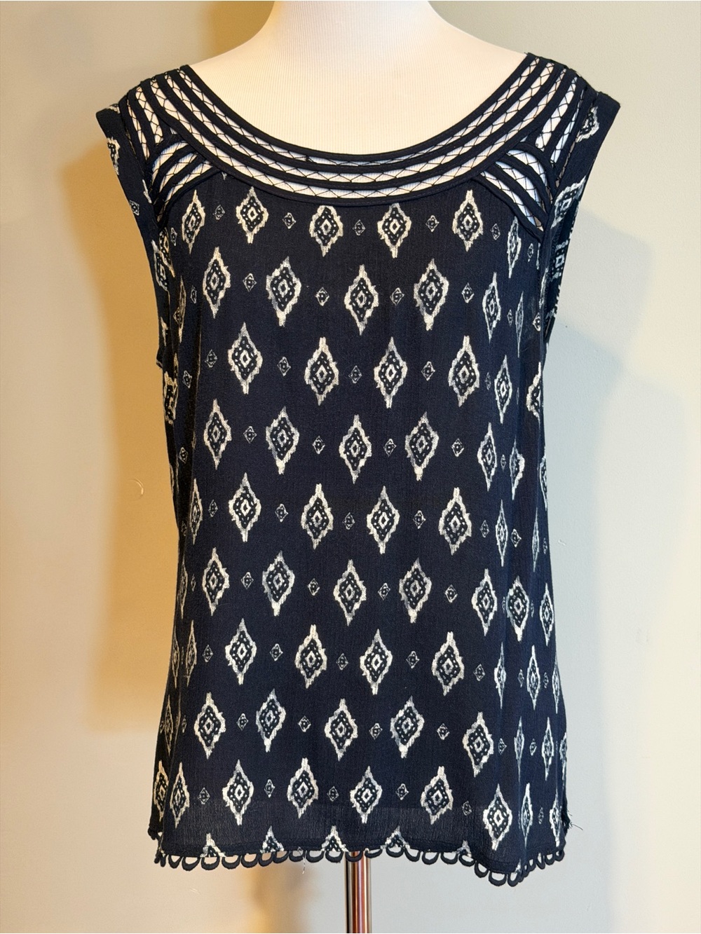Women’s Navy & White Diamond-Print Sleeveless Top with Lattice Yoke - Size Small